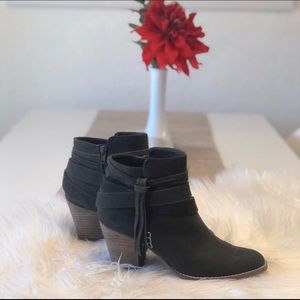 DV8 Dolce Vita booties!
